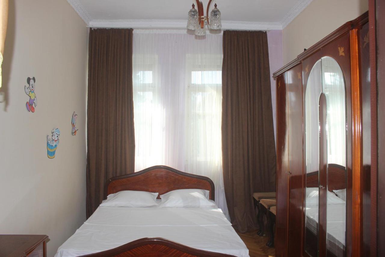 Greenview Guesthouse Batumi Ngoại thất bức ảnh