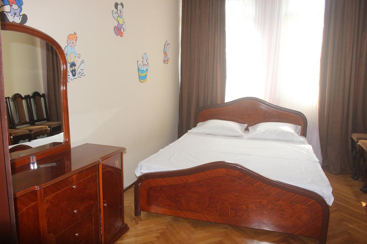 Greenview Guesthouse Batumi Ngoại thất bức ảnh